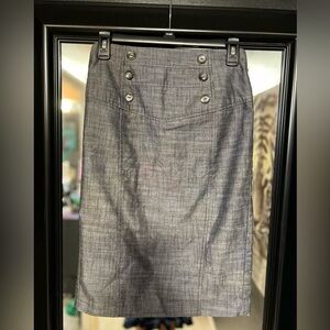 🩶🩶LIKE NEW GRAY PENCIL SKIRT WITH SMALL SLIT IN BACK .SZ 3🩶🩶